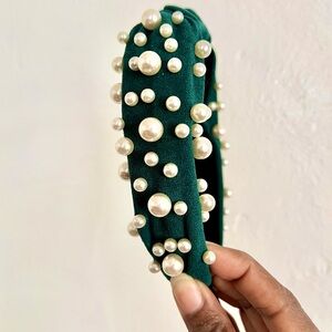 Emerald green pearl knotted headband
